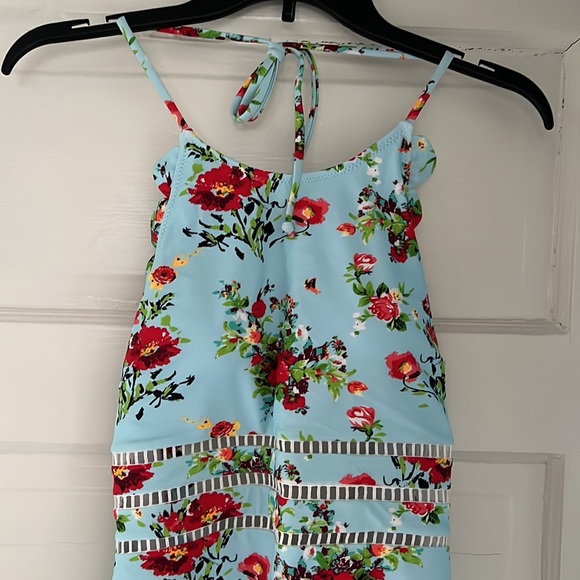Never worn Cupshe one piece bathing suit. Size large. - Picture 2 of 5